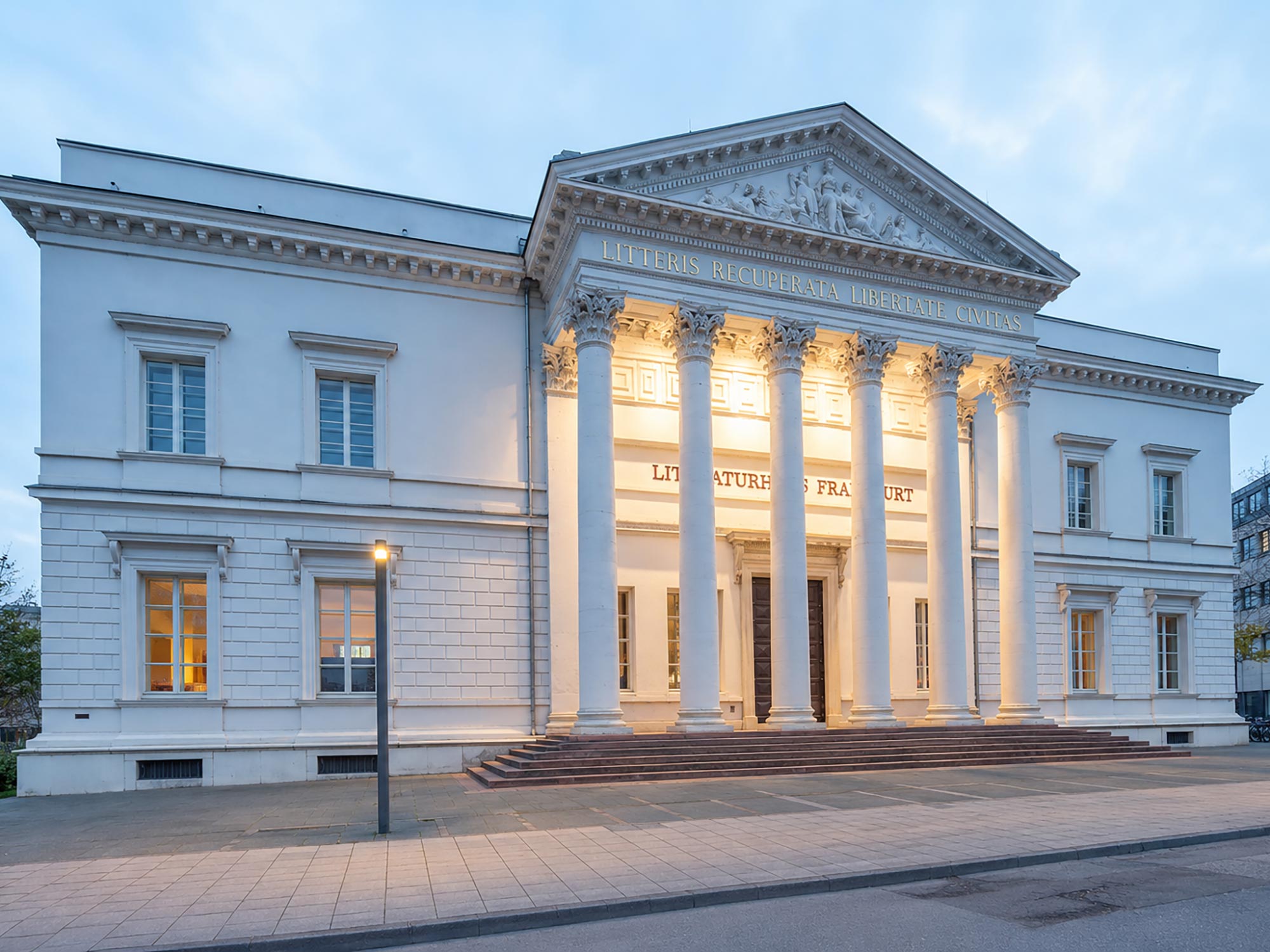 Frankfurt Forum on Digital Assets & Applications